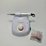 Clavier Frezarka do Paznokci DM 208/603 Biała - 65W, 35.000 RPM, Pedał, Zestaw Frezów
